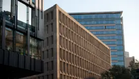 PILESTREDET-fasader i området